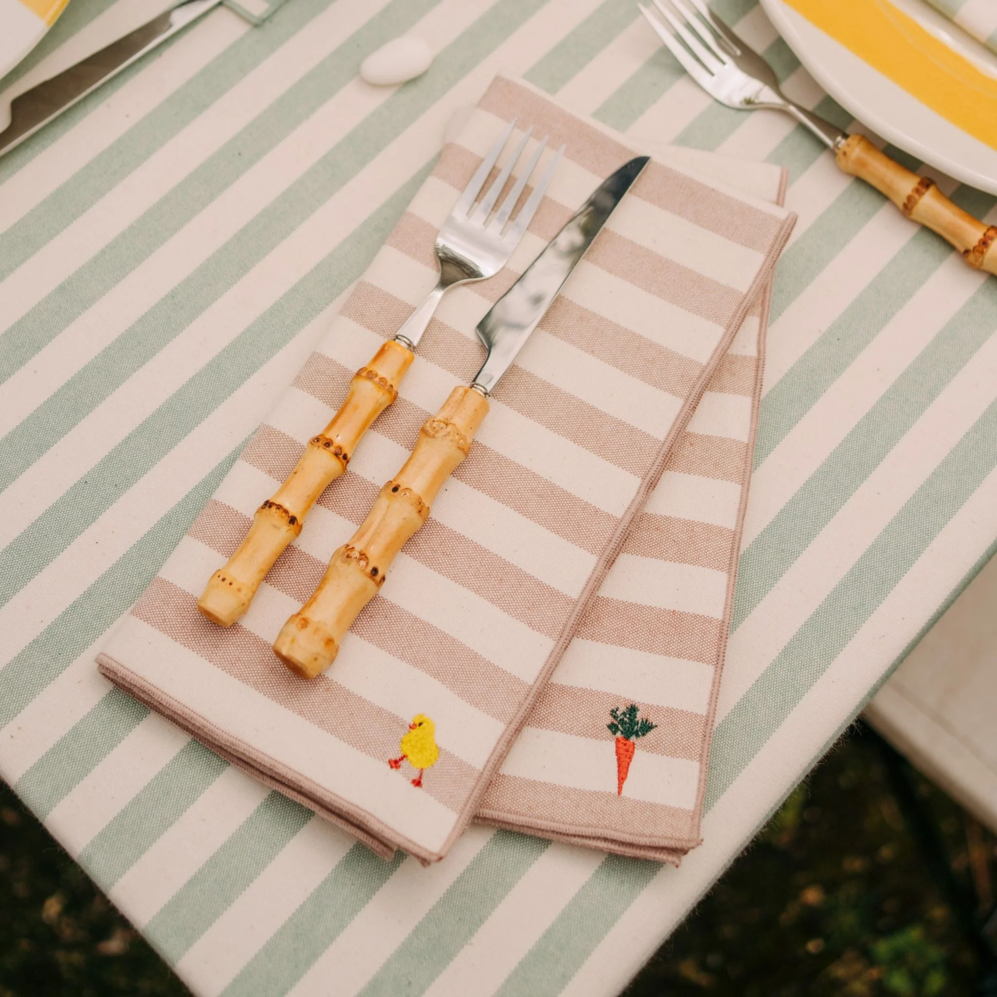 Roupa de mesa Barra, em algodão, com motivos de Páscoa bordados - Image 19