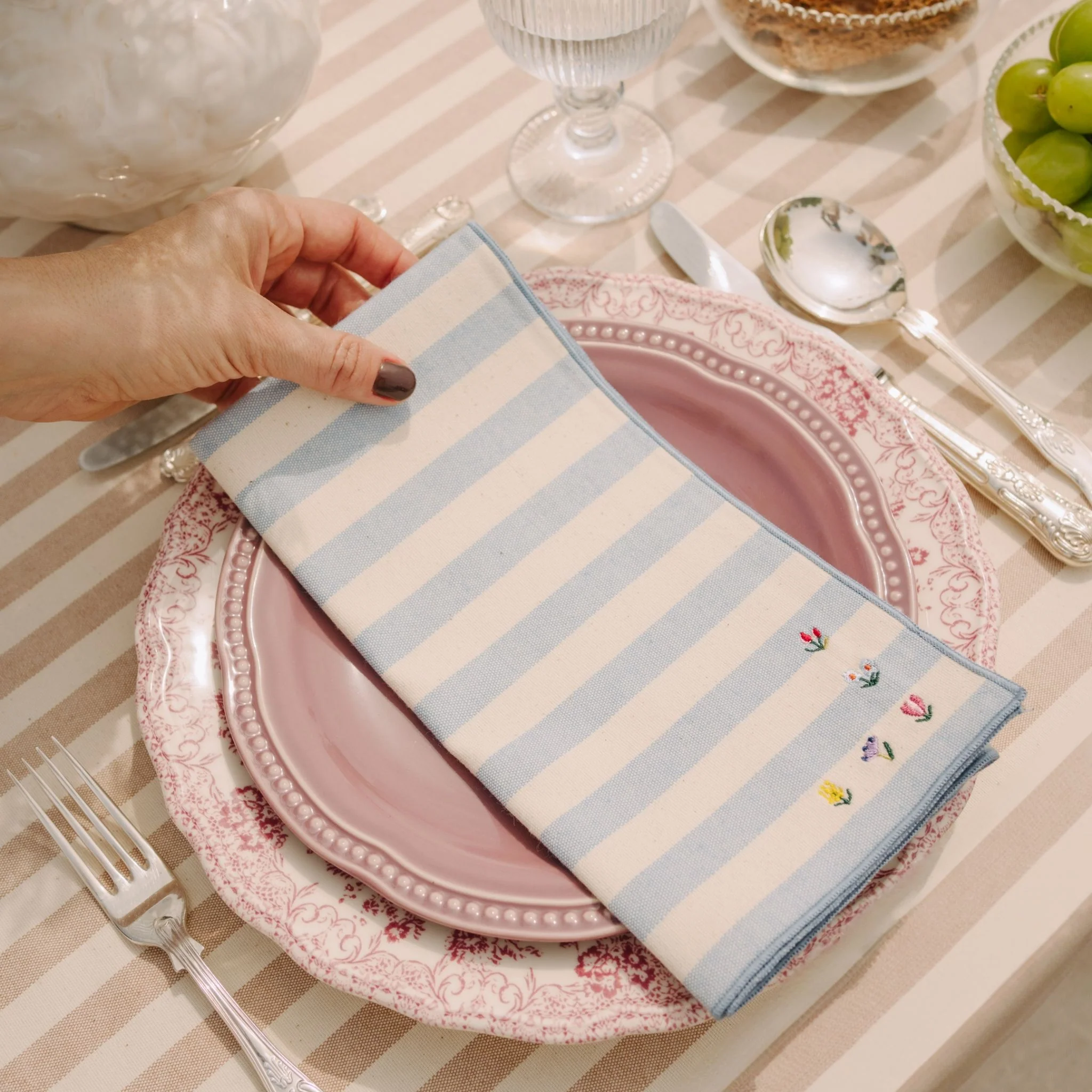 Roupa de mesa Barra, em algodão, com flores bordadas - Image 11