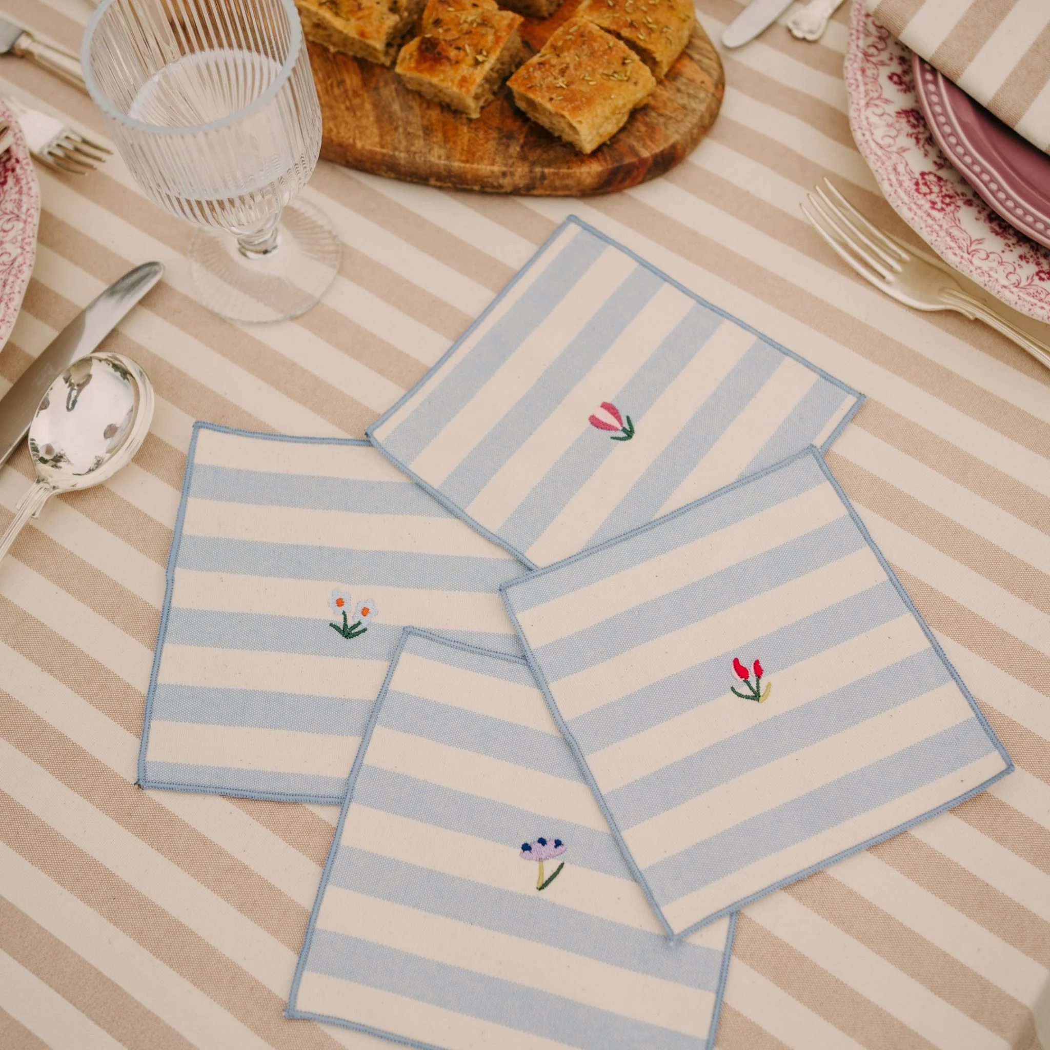 Roupa de mesa Barra, em algodão, com flores bordadas - Image 14