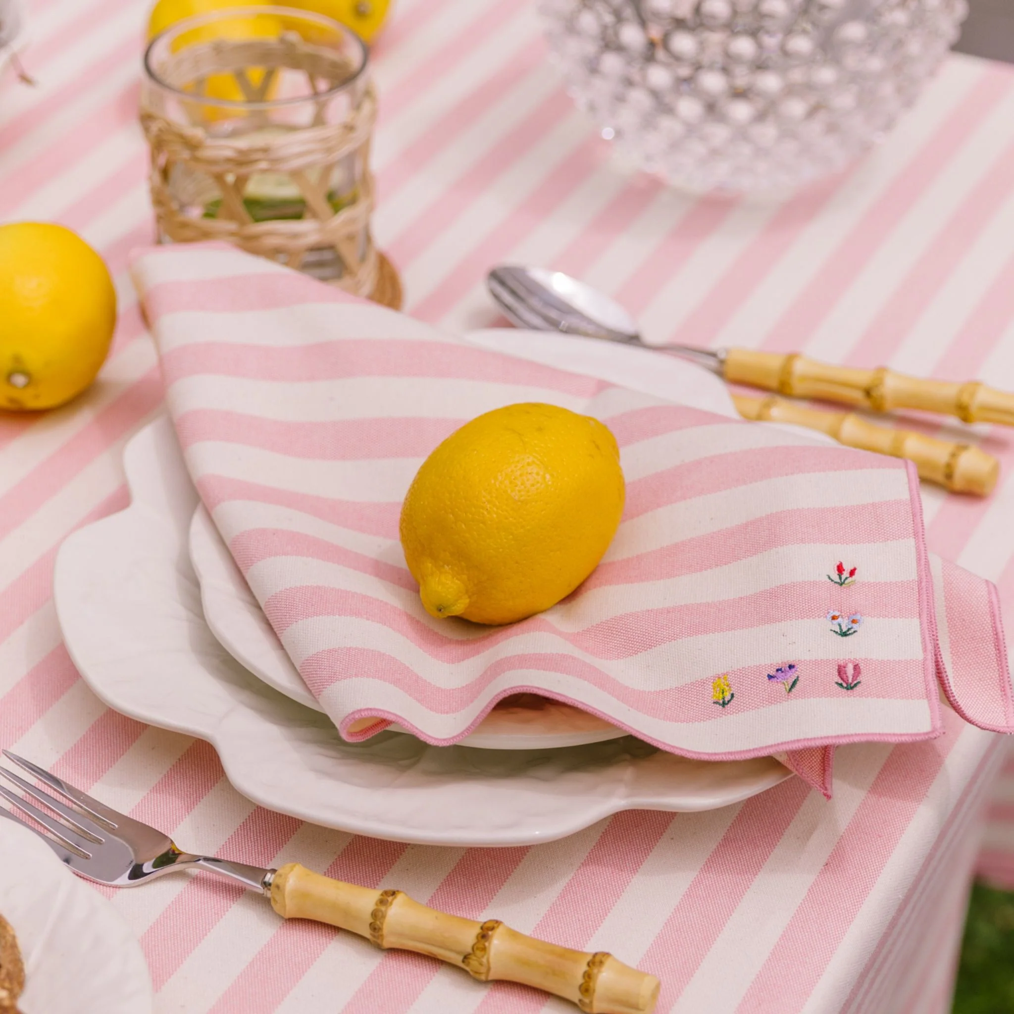 Roupa de mesa Barra, em algodão, com flores bordadas - Image 21