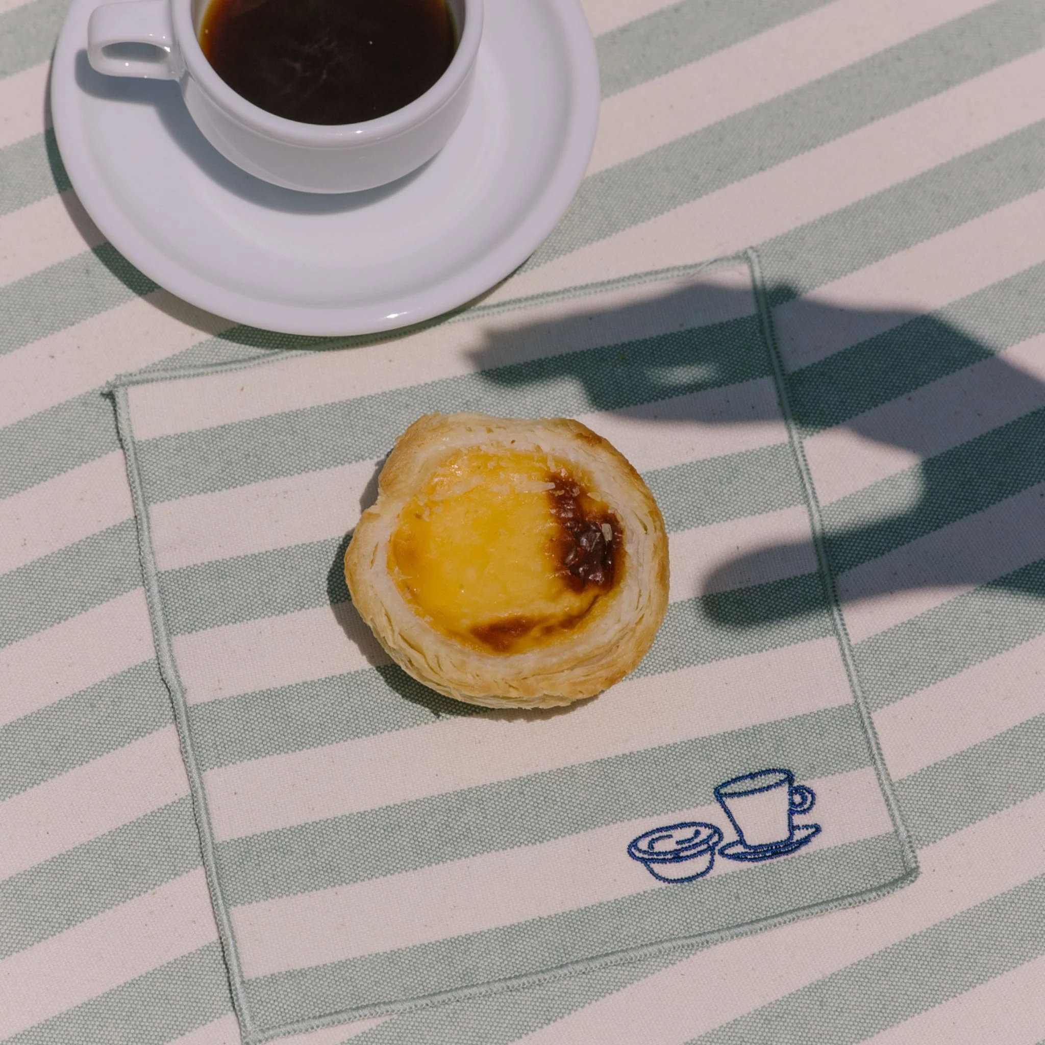 Roupa de mesa Barra, em algodão, com motivos inspirados em Portugal bordados - Image 14