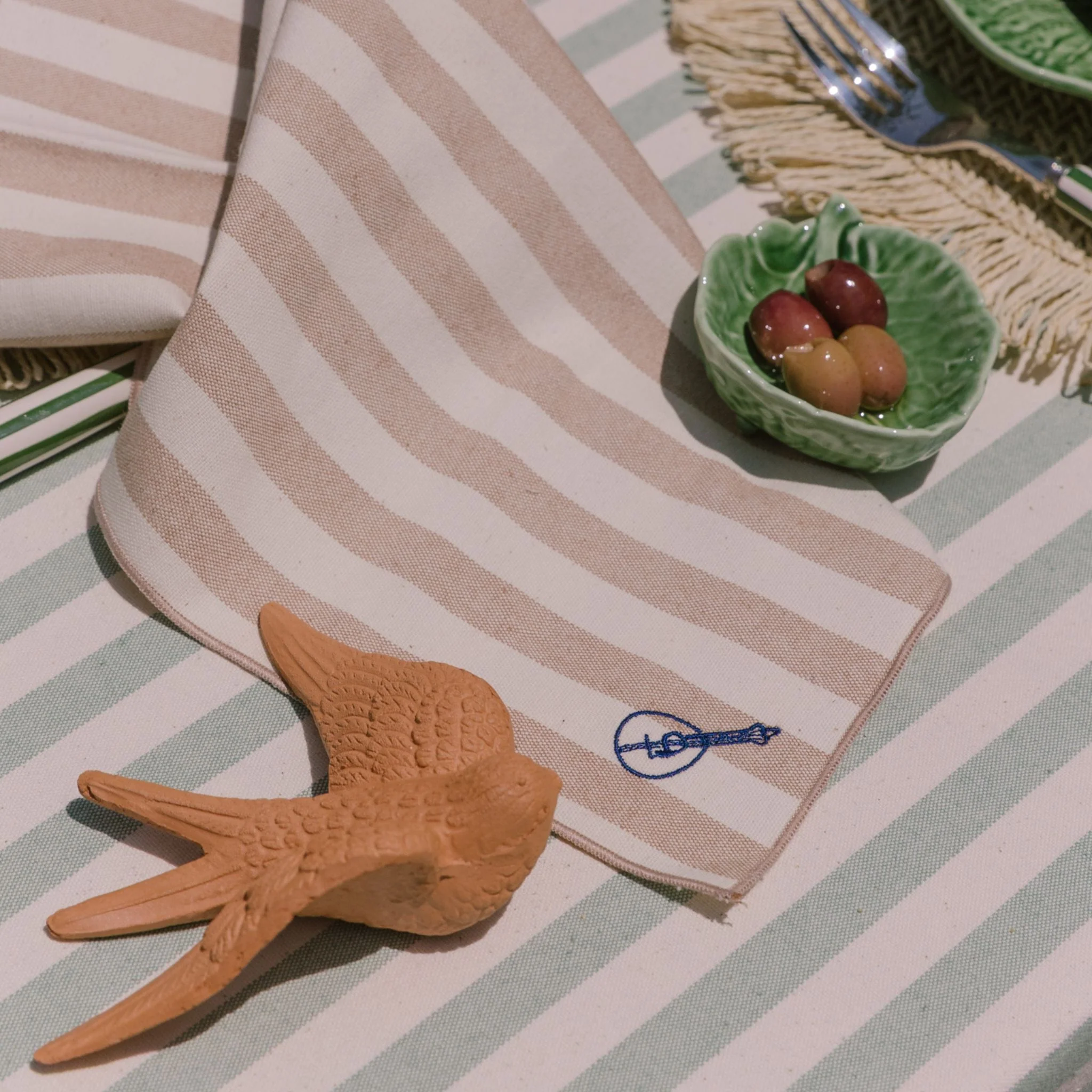 Roupa de mesa Barra, em algodão, com motivos inspirados em Portugal bordados - Image 3