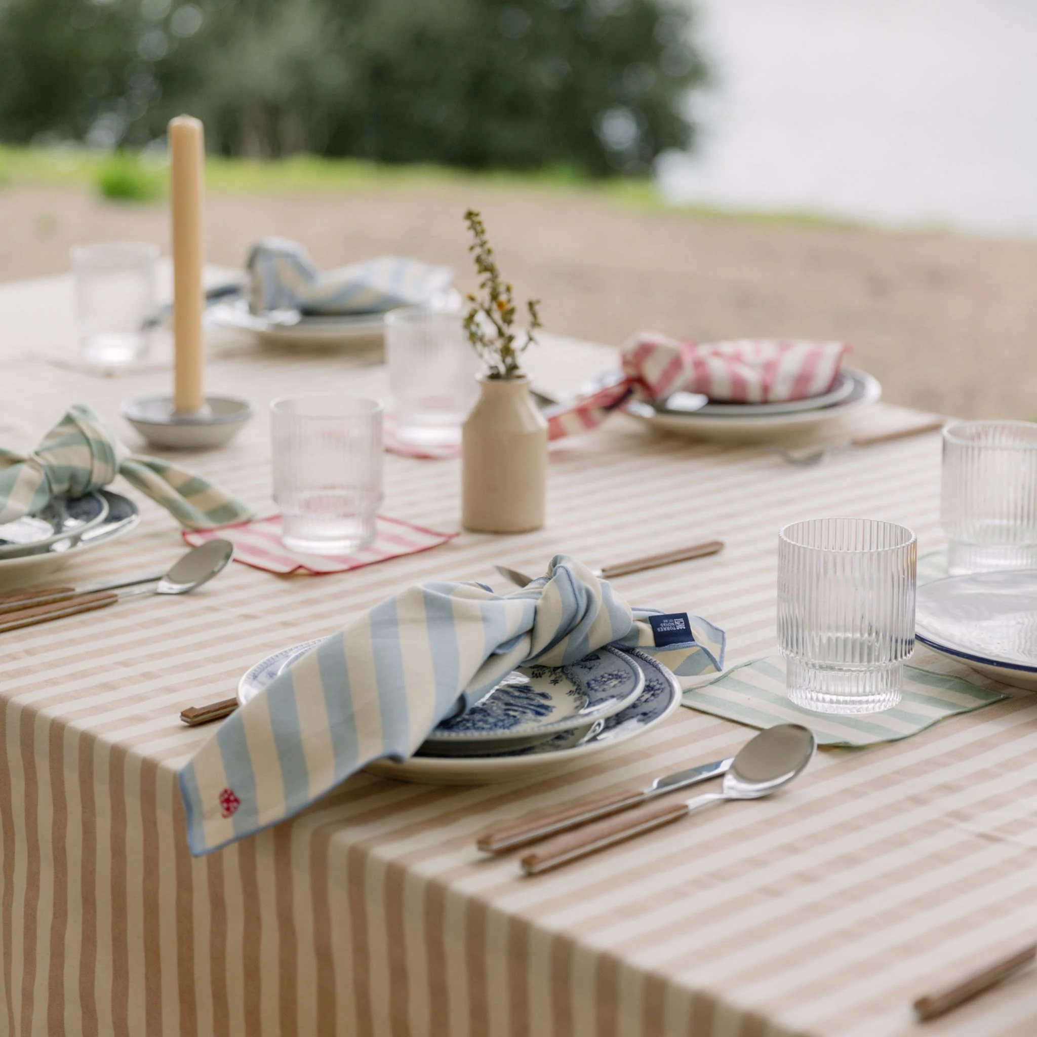 Roupa de mesa Barra, em algodão, com motivos de outono bordados - Image 5