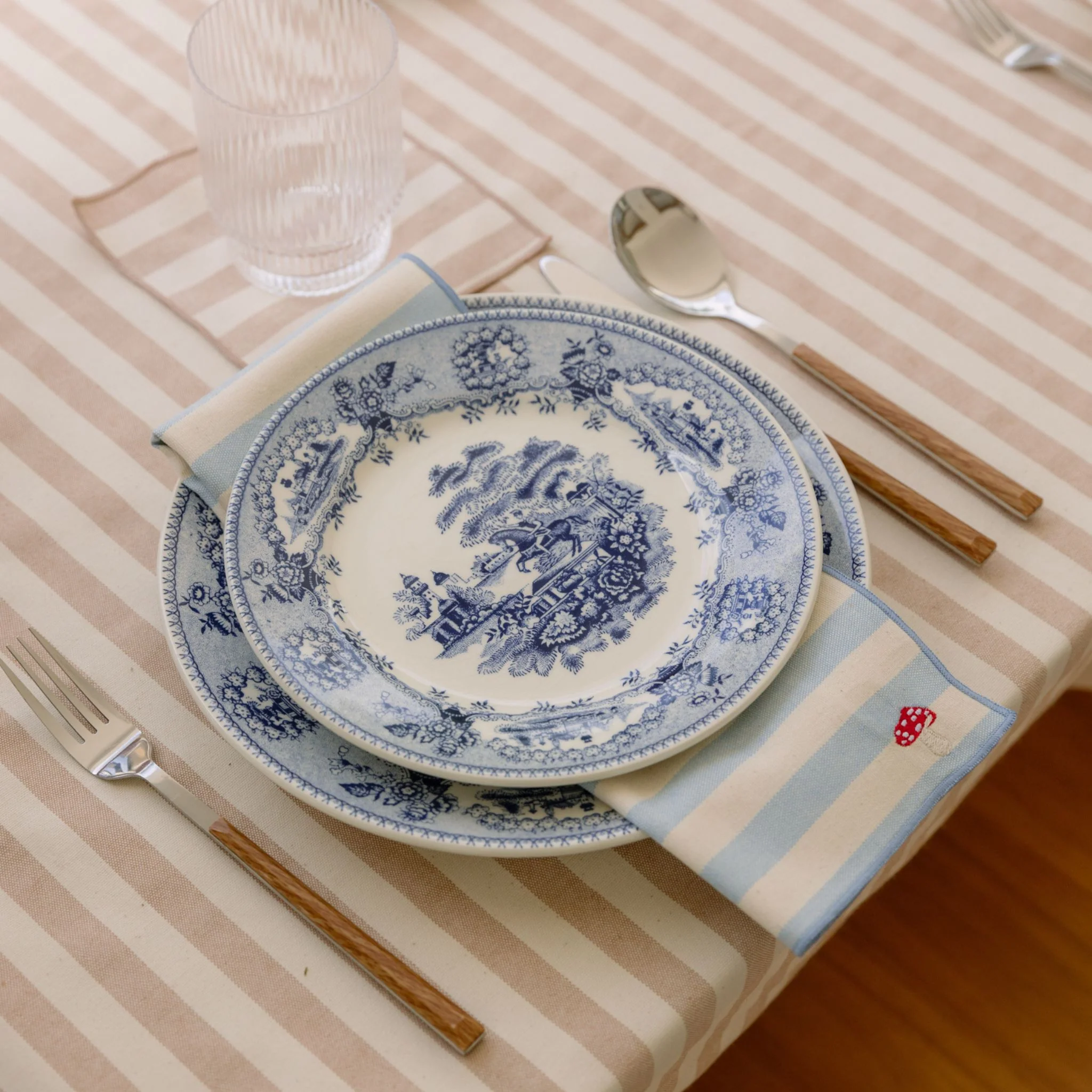 Roupa de mesa Barra, em algodão, com motivos de outono bordados - Image 6