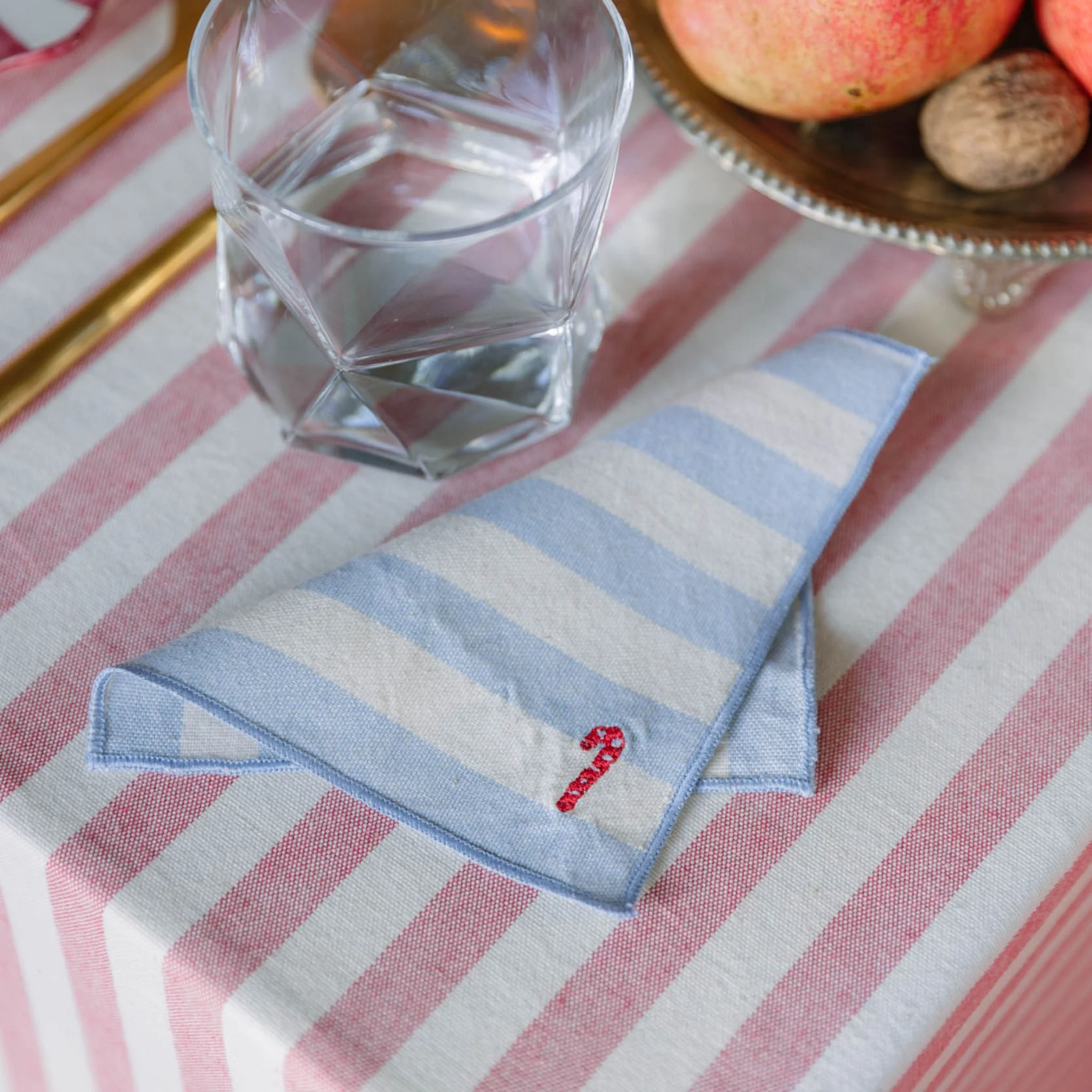 Roupa de mesa Barra, em algodão, com pequenos motivos de Natal bordados - Image 12