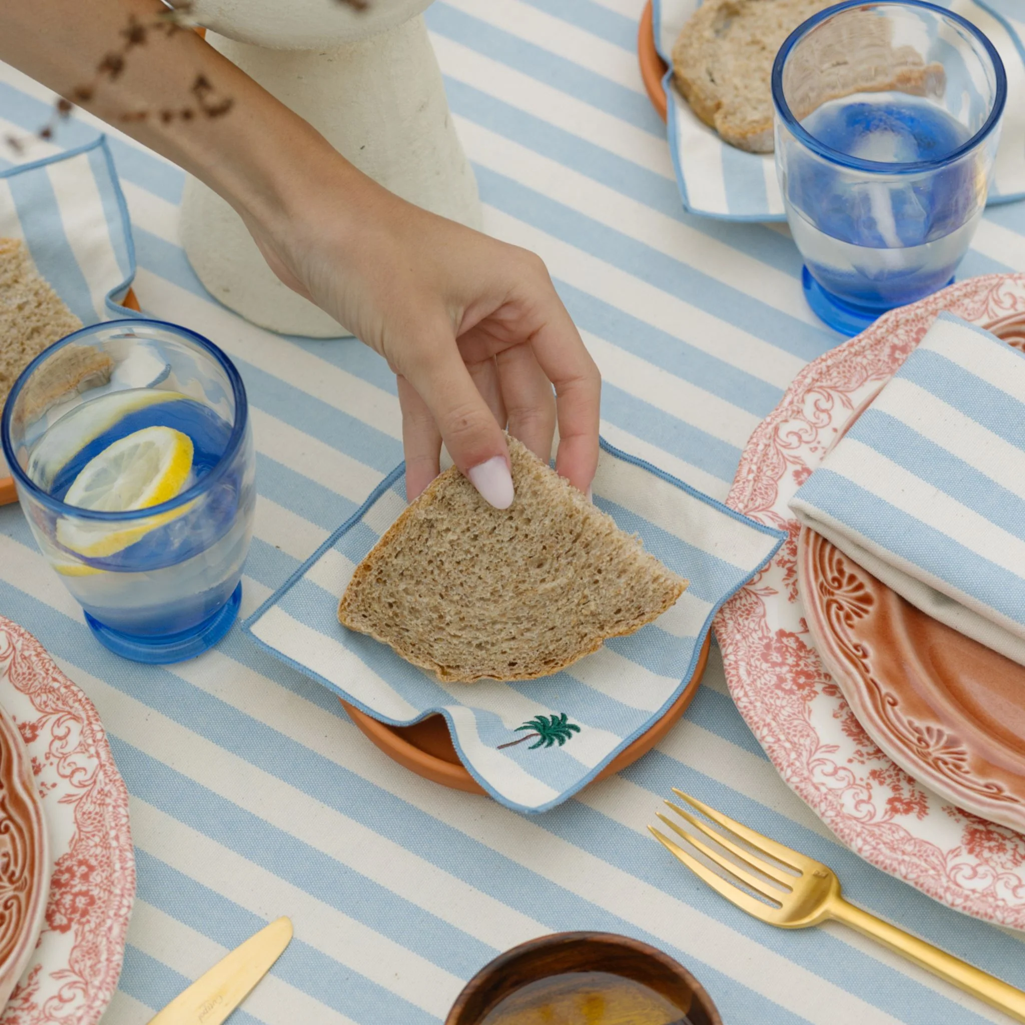 Roupa de mesa Barra, em algodão, com motivos de verão bordados - Image 12