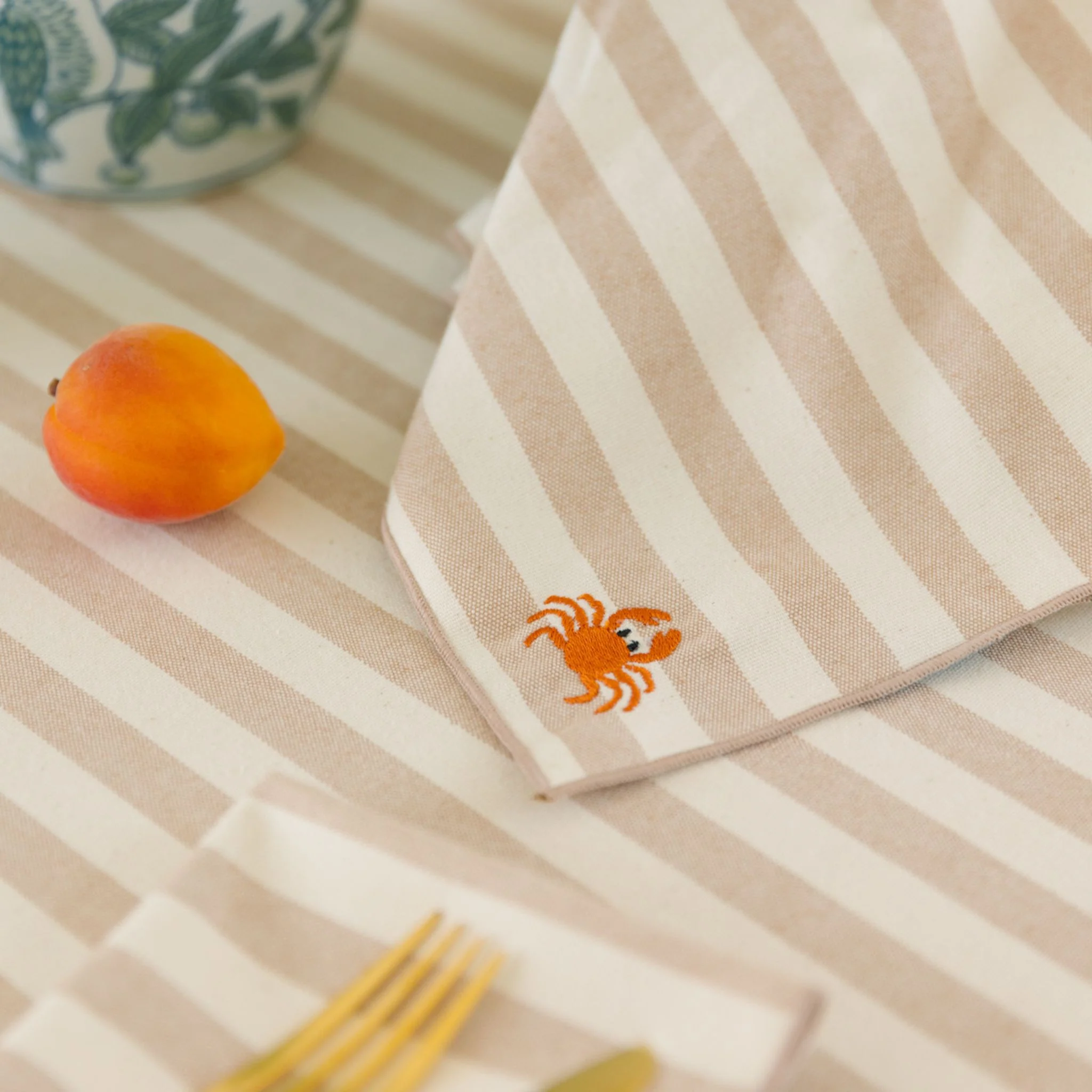 Roupa de mesa Barra, em algodão, com motivos de verão bordados - Image 17