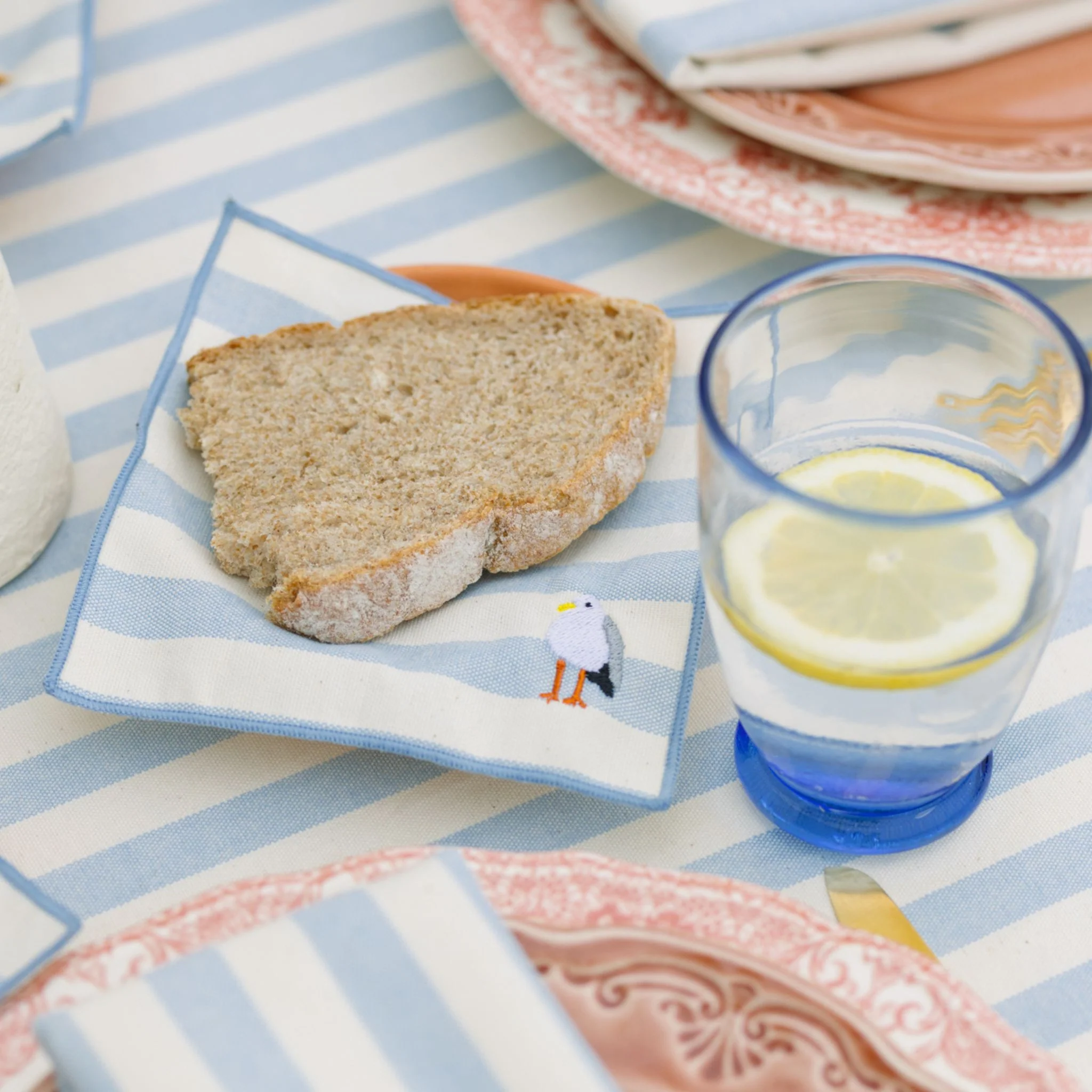 Roupa de mesa Barra, em algodão, com motivos de verão bordados - Image 3