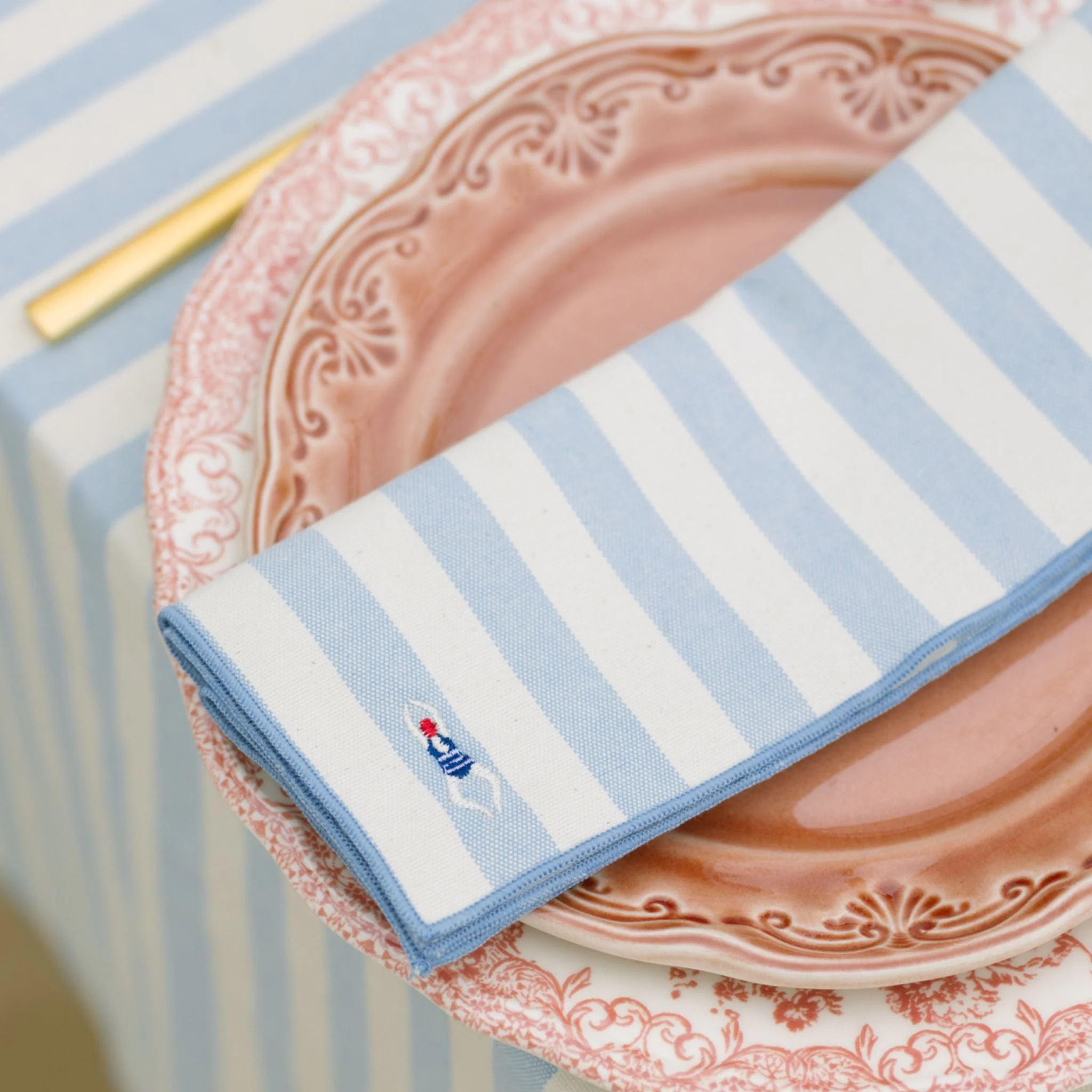 Roupa de mesa Barra, em algodão, com motivos de verão bordados - Image 9