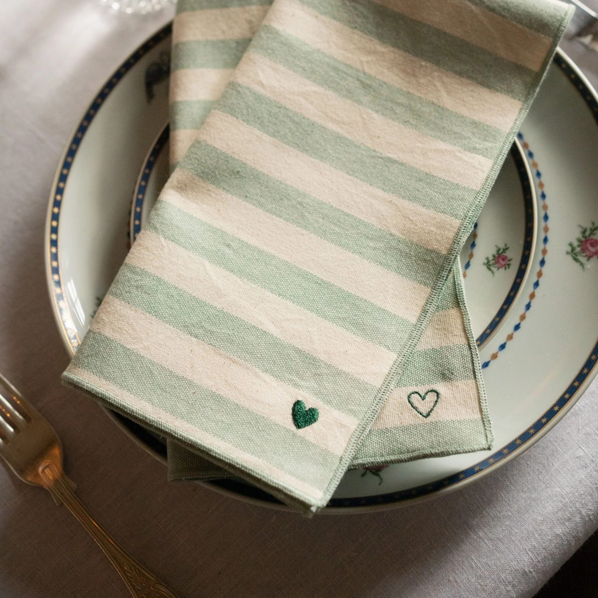 Roupa de mesa Barra, em algodão, com corações bordados - Image 5