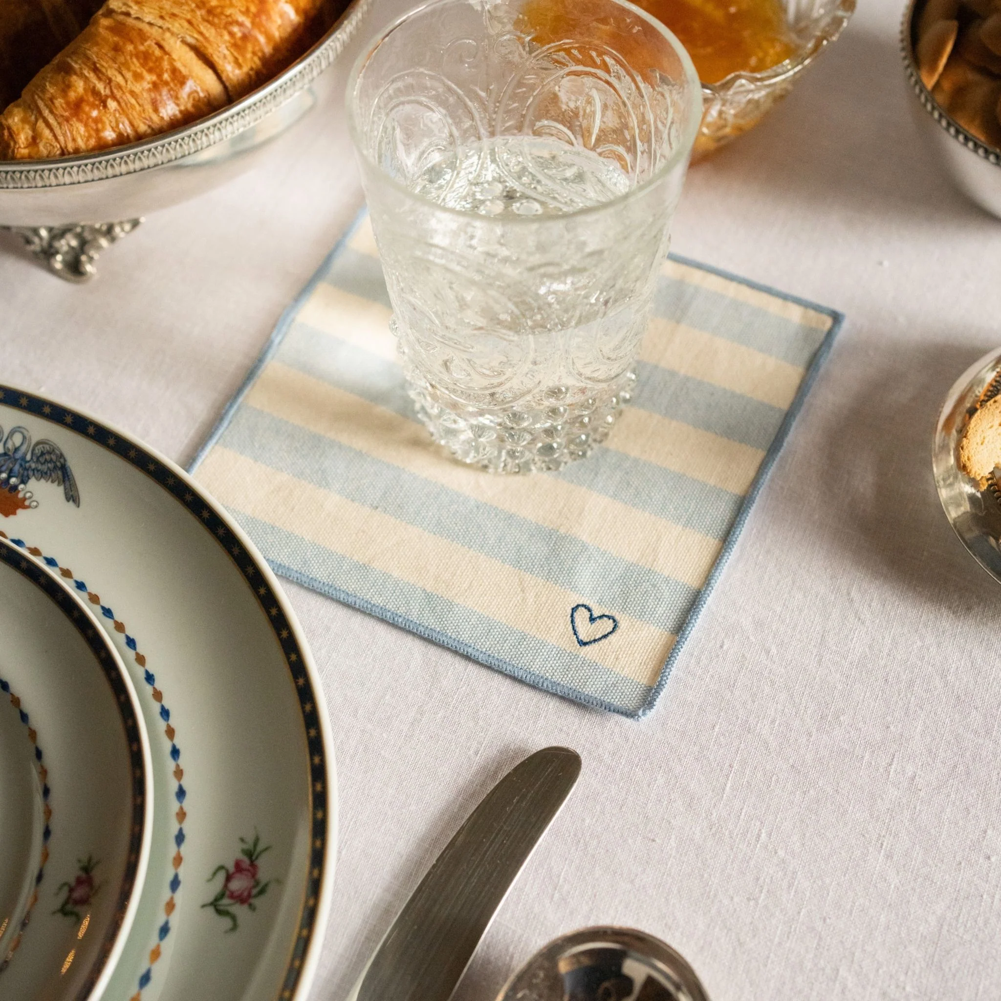 Roupa de mesa Barra, em algodão, com corações bordados - Image 7