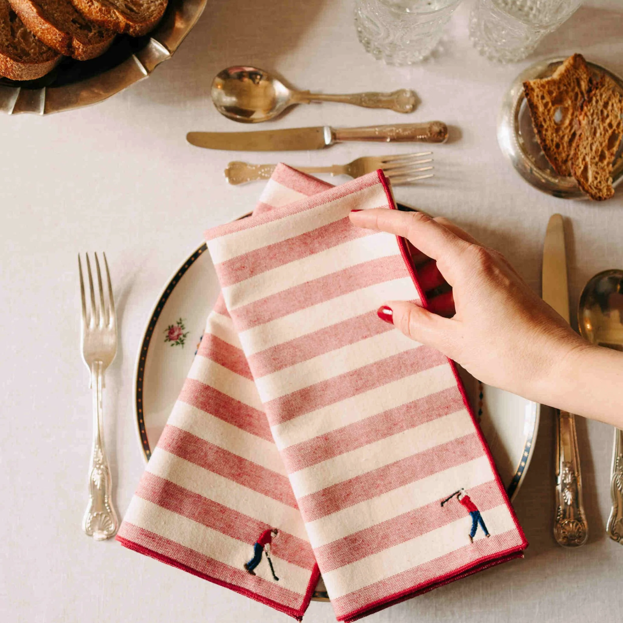 Roupa de mesa Barra, em algodão, com desportistas retro bordados - Image 5