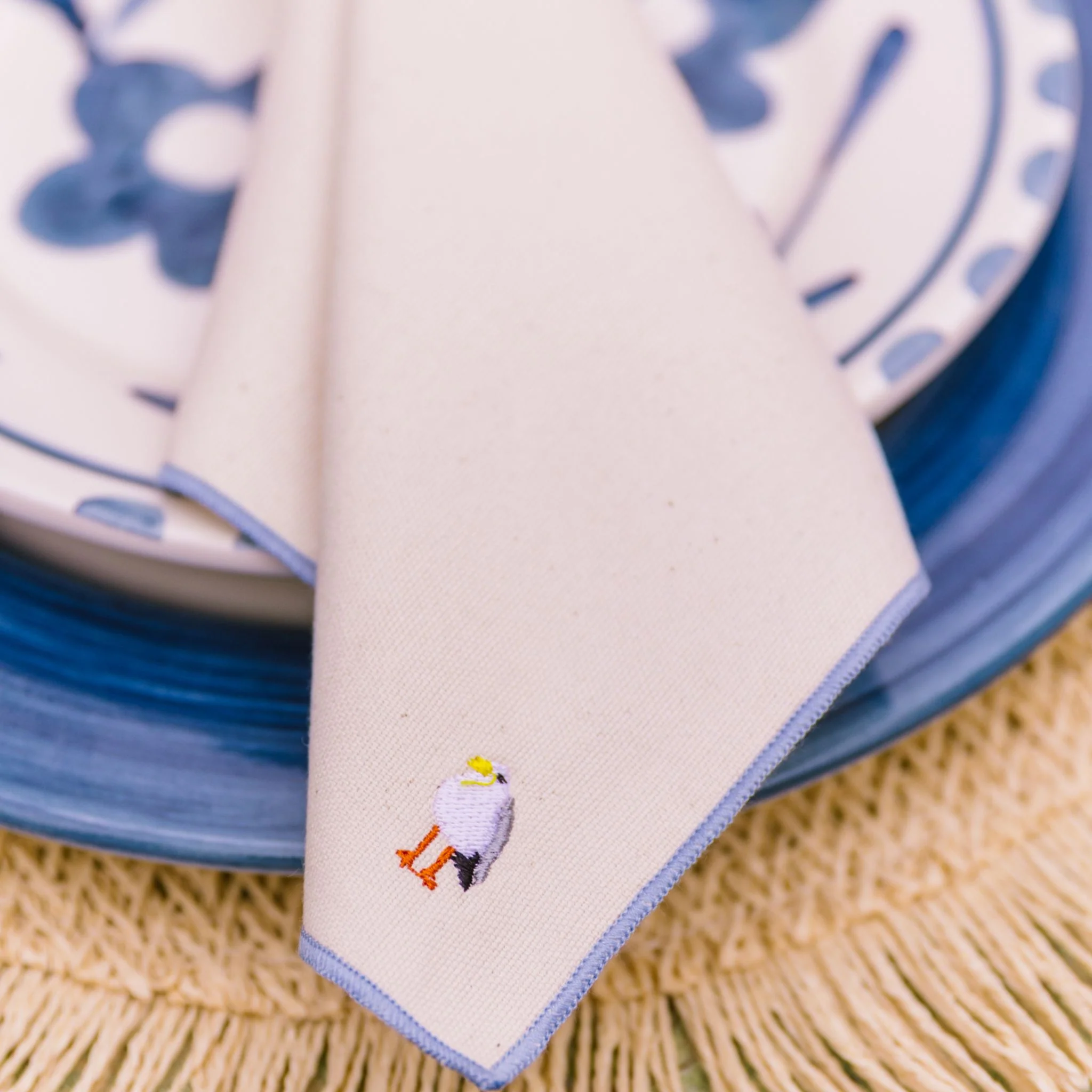 Roupa de mesa Nazaré em cru, em algodão, com motivos de verão bordados - Image 3