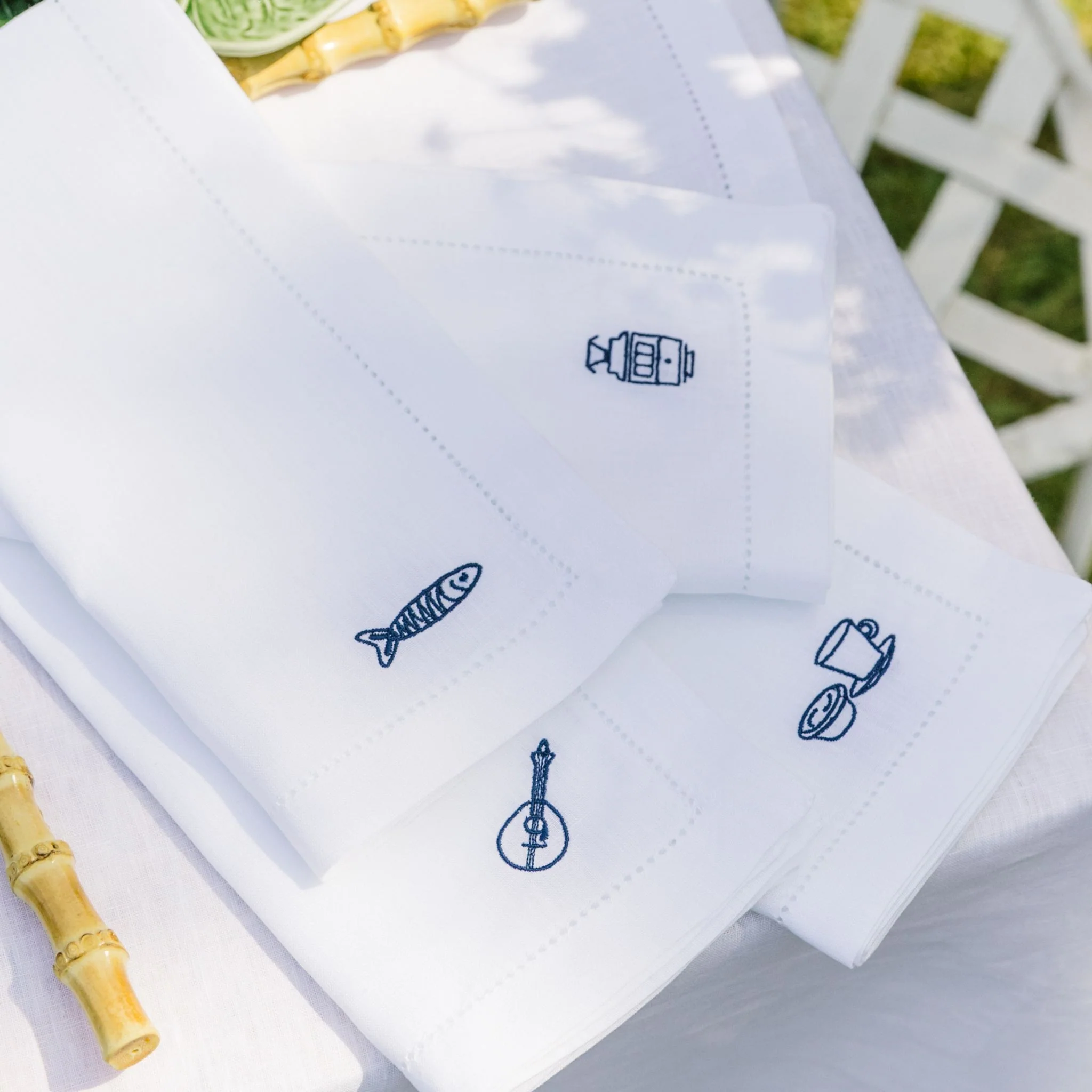 Roupa de mesa Nazaré em cru, em algodão, com motivos inspirados em Portugal bordados - Image 13