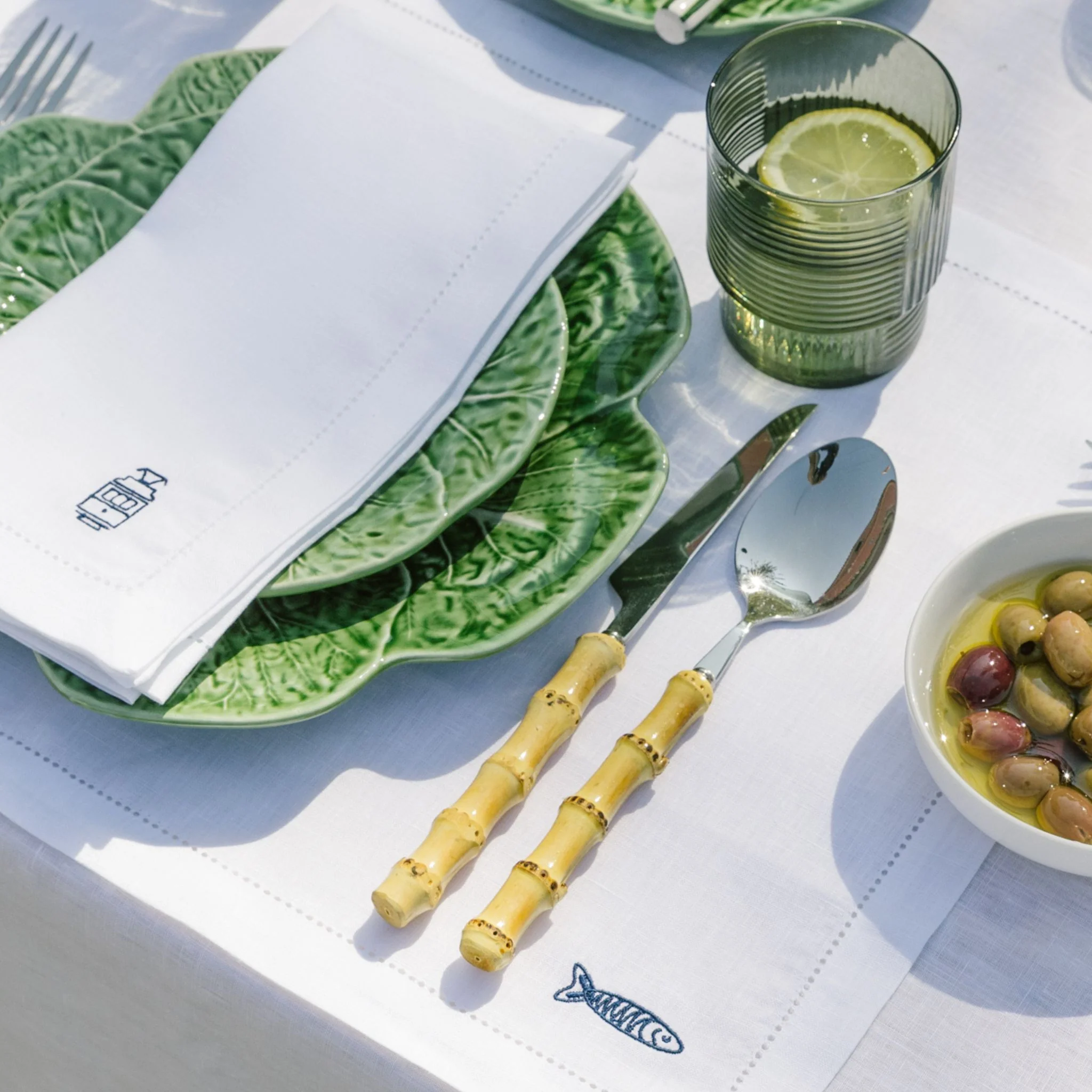 Roupa de mesa Nazaré em cru, em algodão, com motivos inspirados em Portugal bordados - Image 14