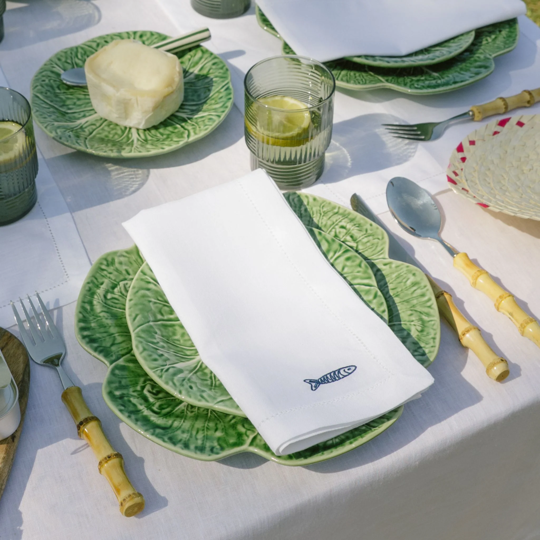 Roupa de mesa Nazaré em cru, em algodão, com motivos inspirados em Portugal bordados - Image 17