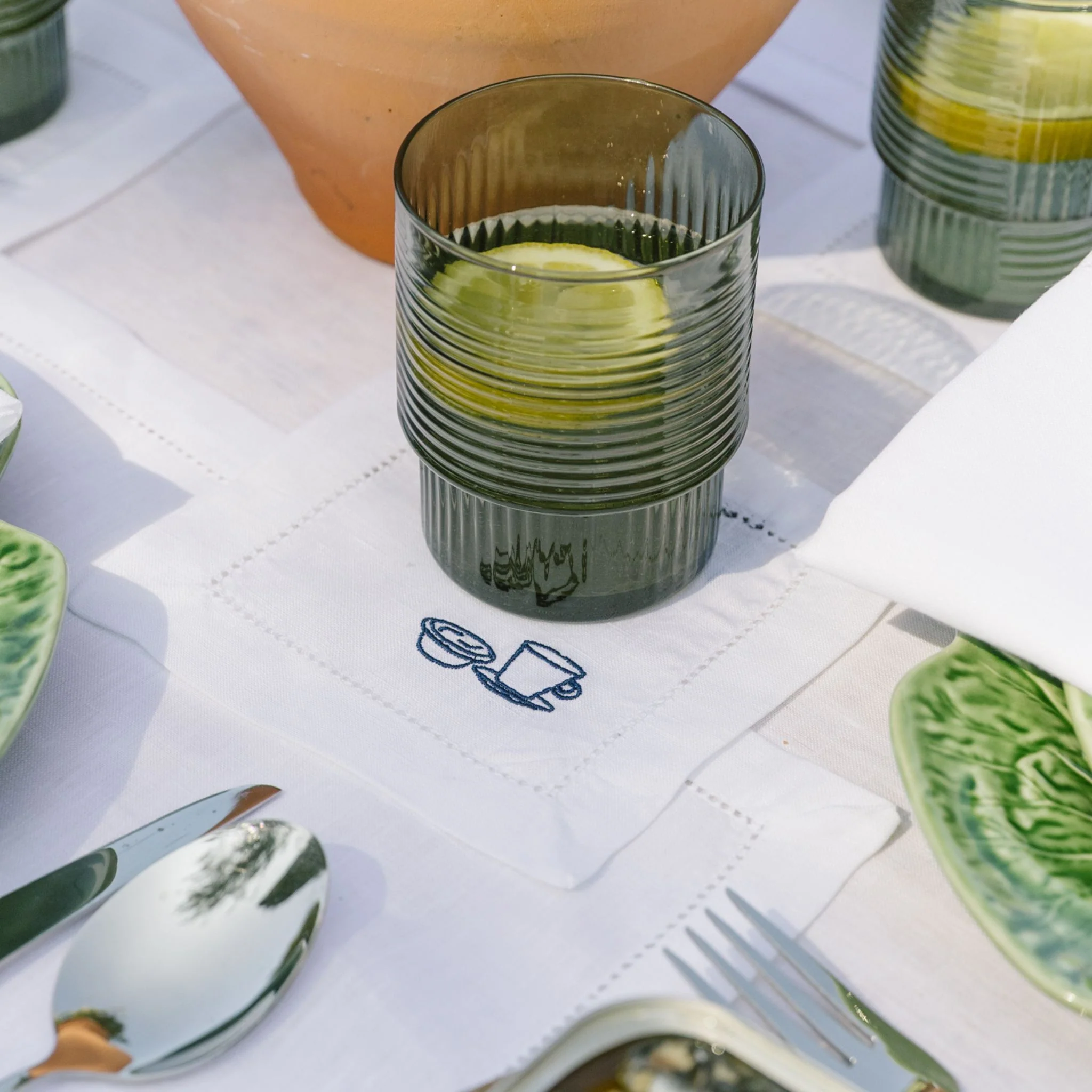 Roupa de mesa Nazaré em cru, em algodão, com motivos inspirados em Portugal bordados - Image 9