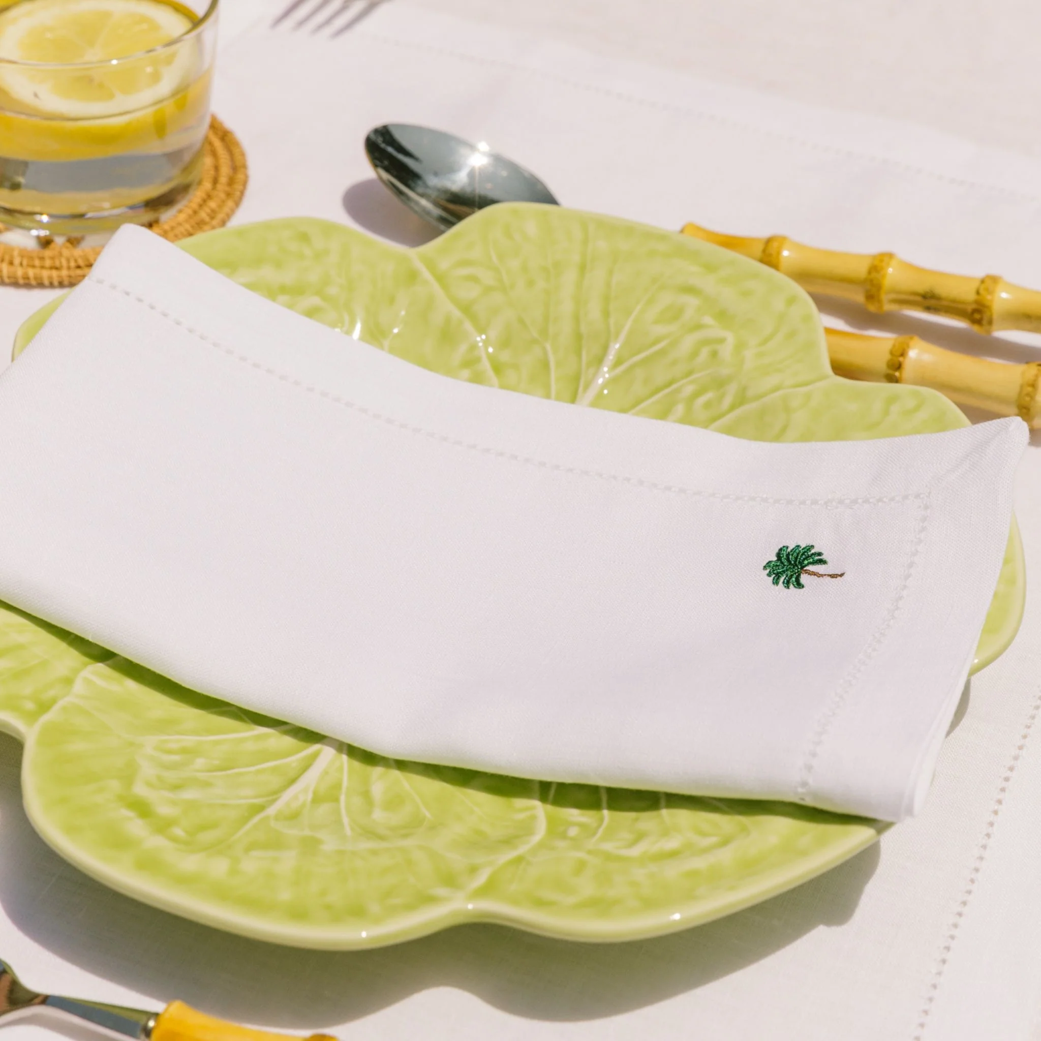 Roupa de mesa Mafra, em linho, com motivos de verão bordados - Image 6