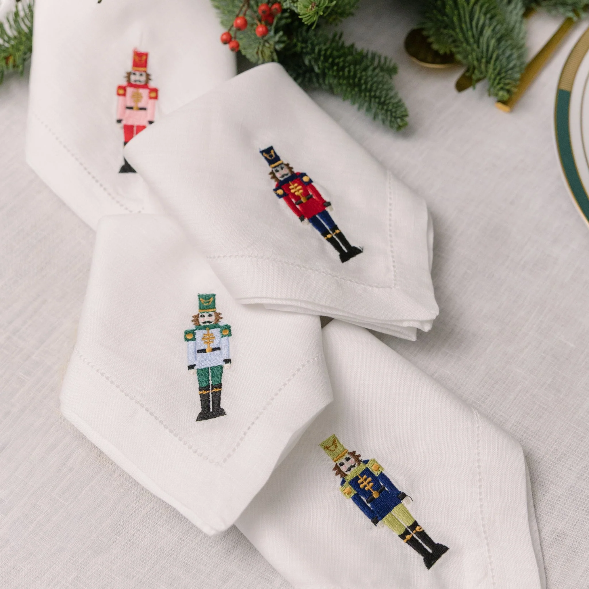 Roupa de mesa Mafra, em algodão, com soldados bordados - Image 8