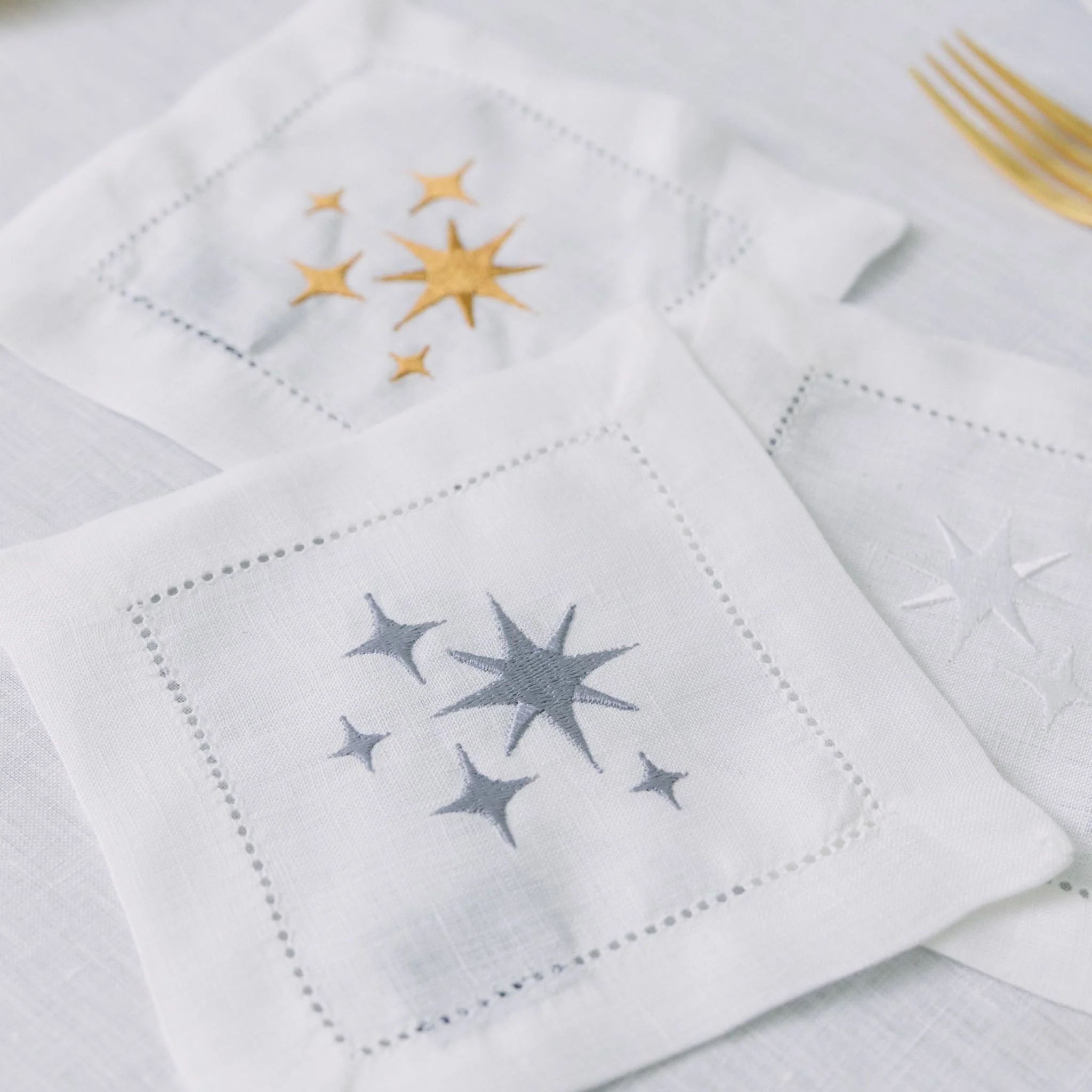Roupa de mesa Mafra, em algodão, com estrelas bordadas - Image 12