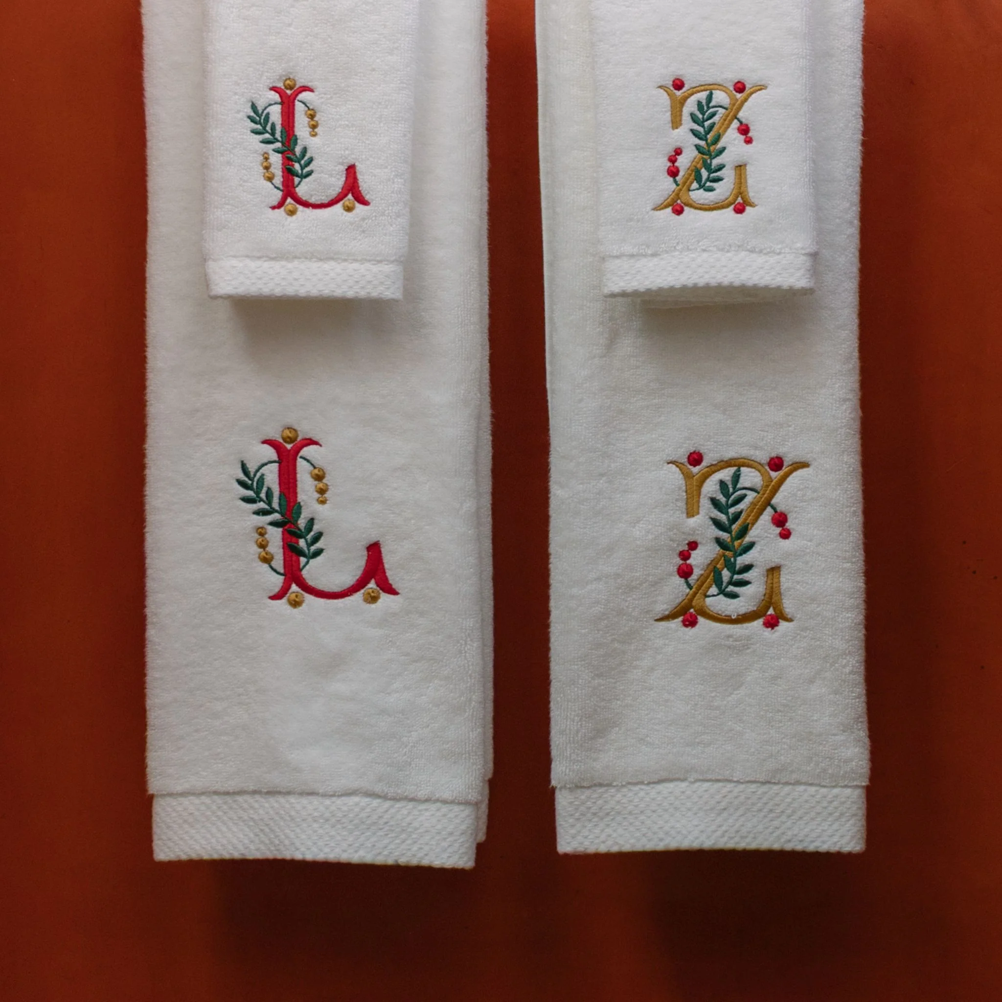 Toalhas de banho Luxus brancas, em algodão, com letras de Natal bordadas - Image 3